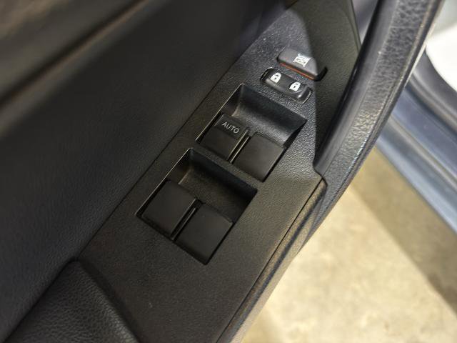 Used 2018 Toyota Corolla SE FWD image 11