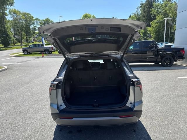 Used 2025 Chevrolet Equinox LT w/ Convenience Package II AWD/4WD image 10