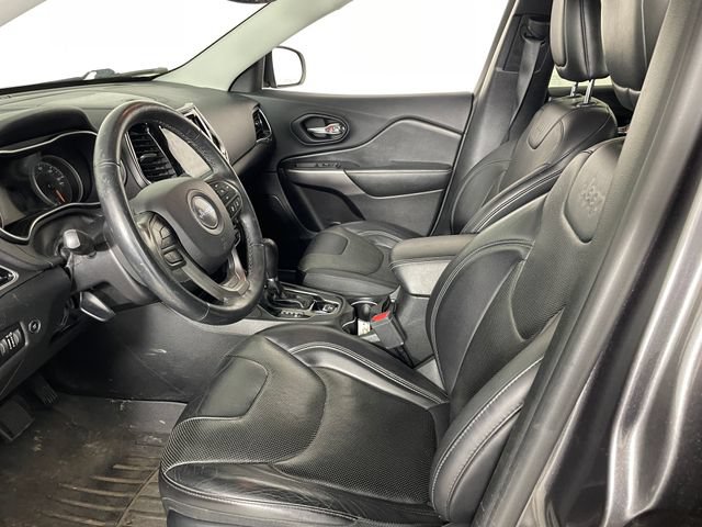Used 2019 Jeep Cherokee Limited w/ Luxury Group AWD/4WD image 2