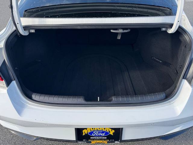 Used 2023 Hyundai Elantra Limited w/ Preferred Accessory Package FWD image 17