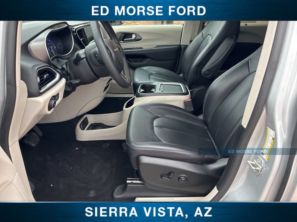 Used 2024 Chrysler Pacifica Touring-L FWD image 29