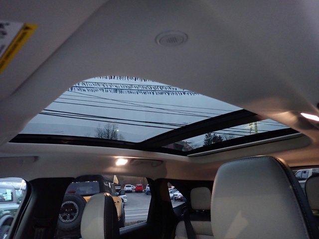 Certified 2025 Ford Escape Platinum image 23