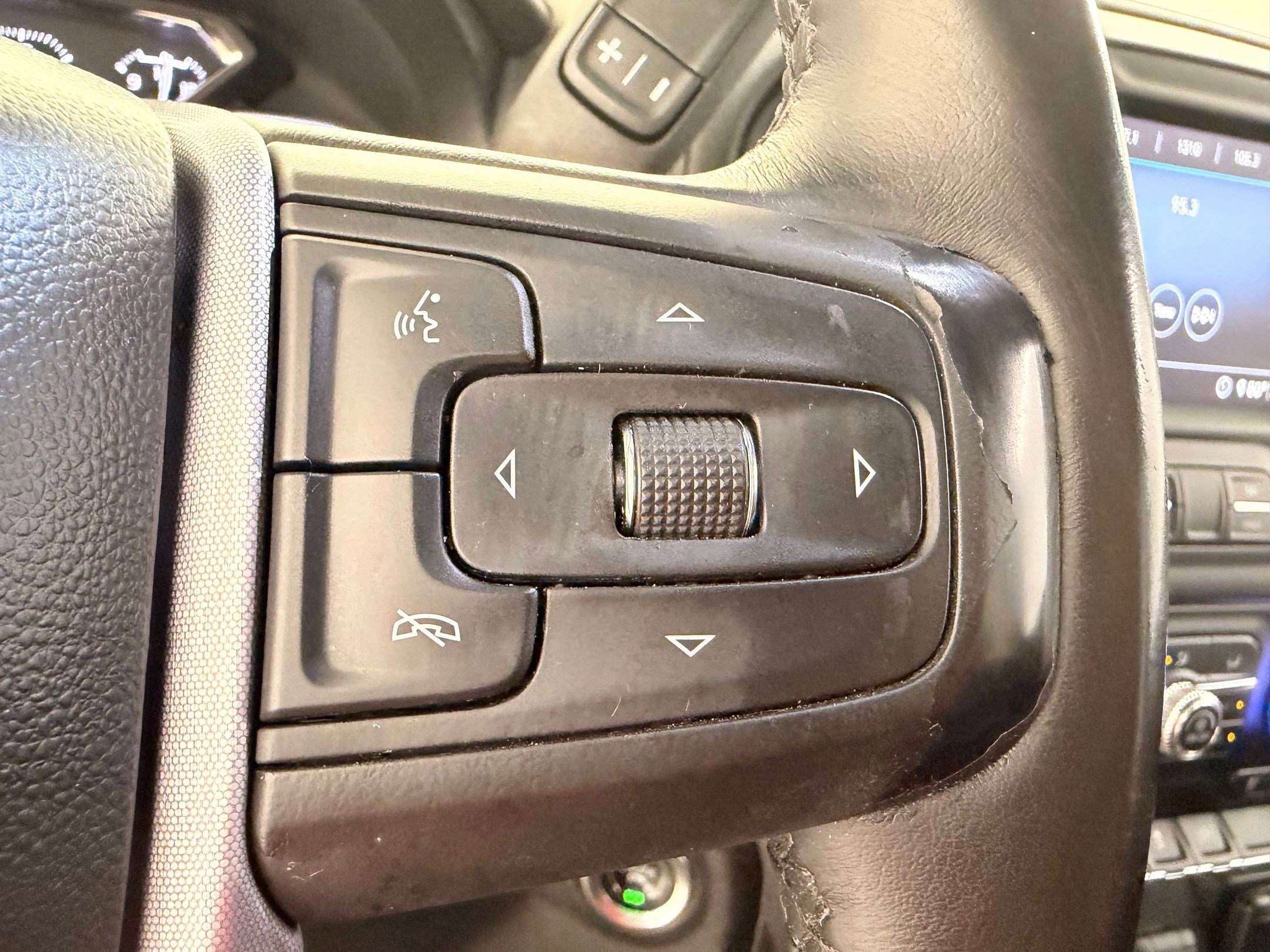 Used 2020 GMC Sierra 1500 SLT image 27