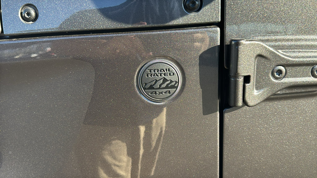 Used 2026 Jeep Wrangler Unlimited Sahara AWD/4WD image 7