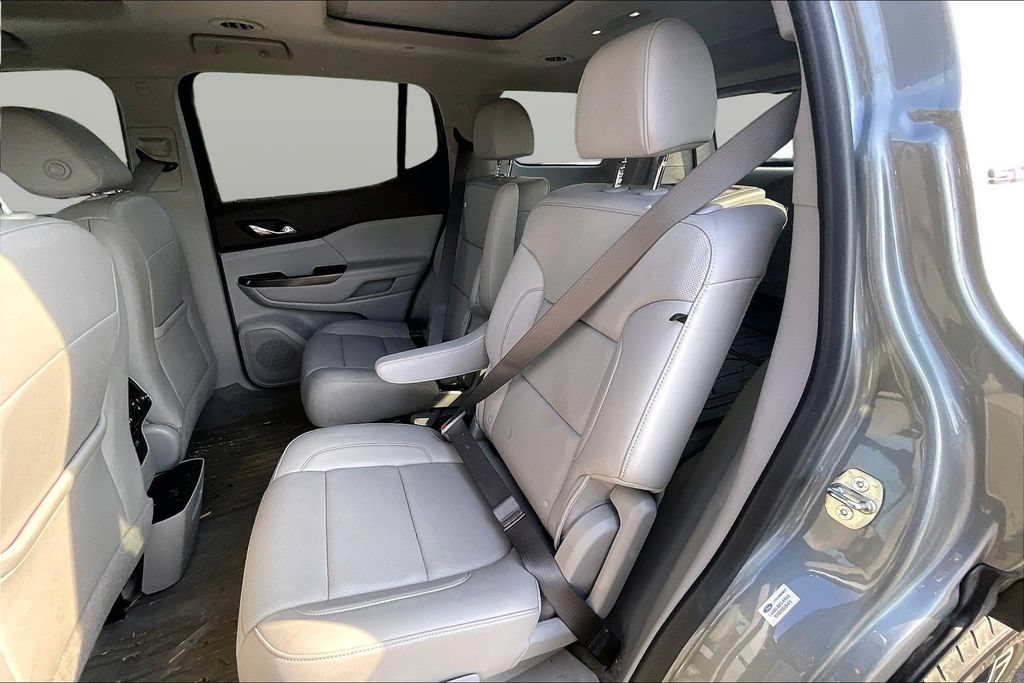Used 2023 GMC Acadia SLT w/ Technology Package FWD image 19