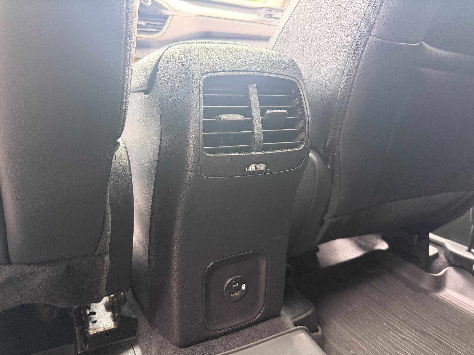Certified 2022 Ford Escape SEL w/ SEL Stealth AWD Package image 27