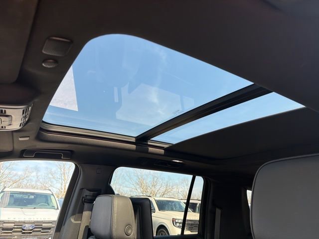 Used 2023 GMC Yukon XL Denali w/ Denali Reserve Package image 13