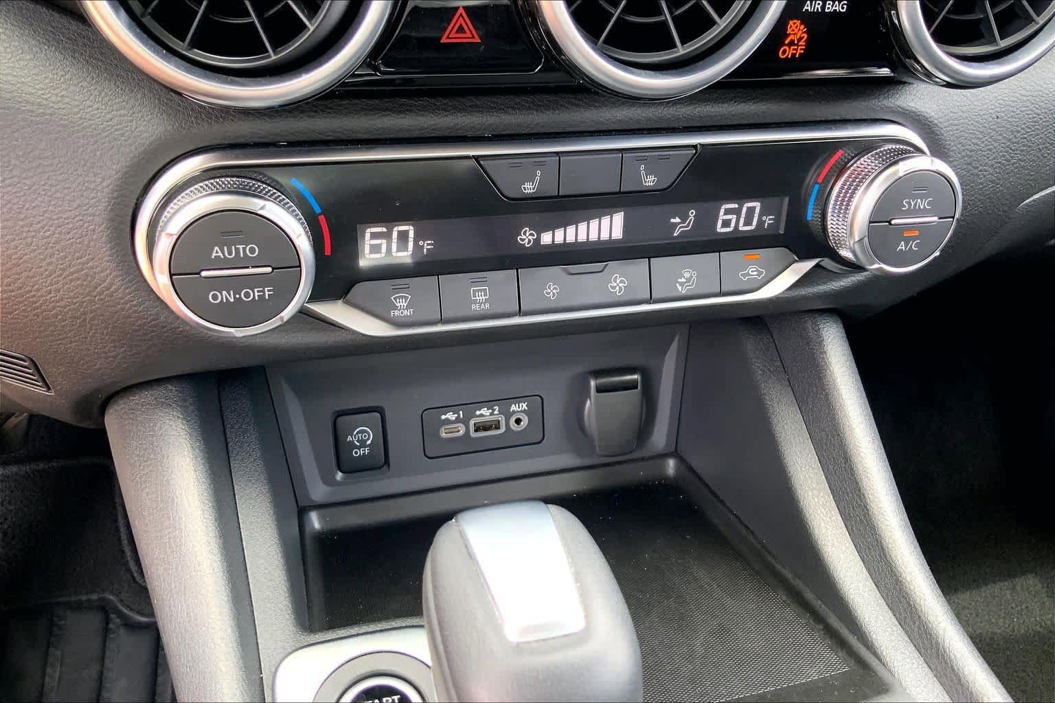 Used 2025 Nissan Sentra SR w/ Midnight Edition FWD image 35