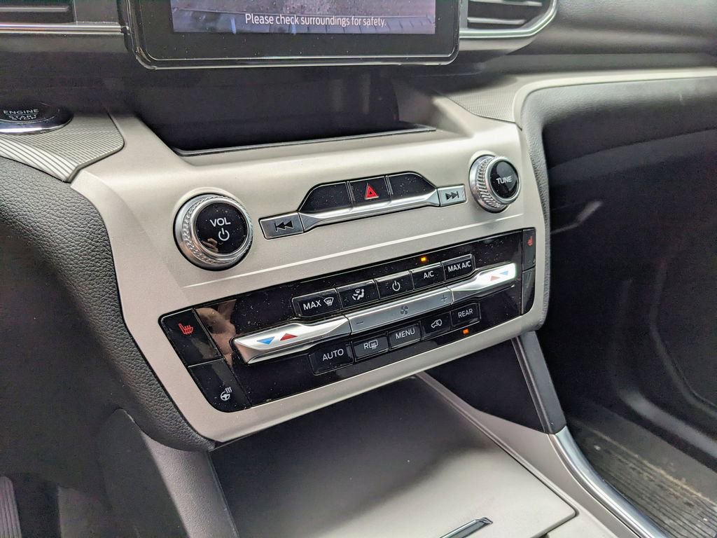 Certified 2022 Ford Explorer XLT w/ Equipment Group 202A image 25