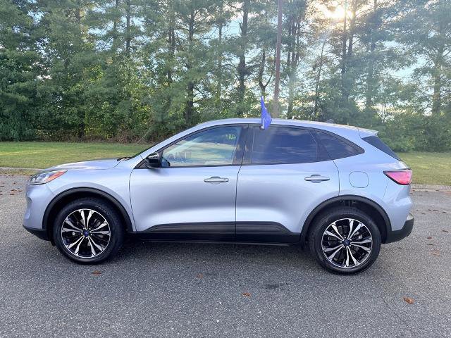 Certified 2022 Ford Escape SE w/ SE Sport Appearance Package image 4