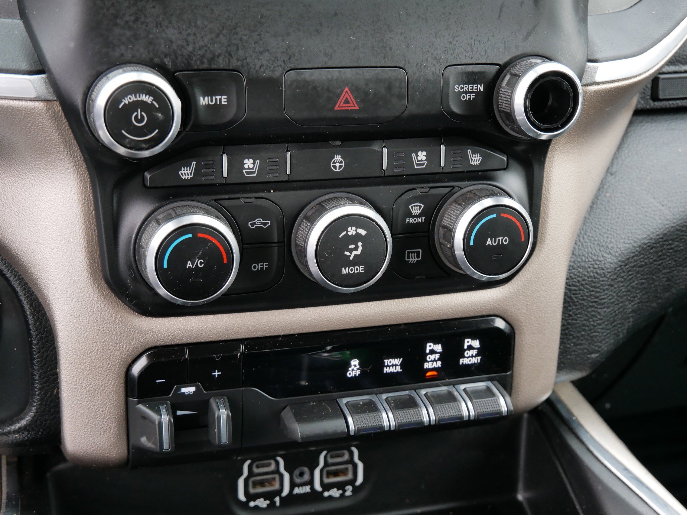 Used 2020 RAM 1500 Laramie AWD/4WD image 23