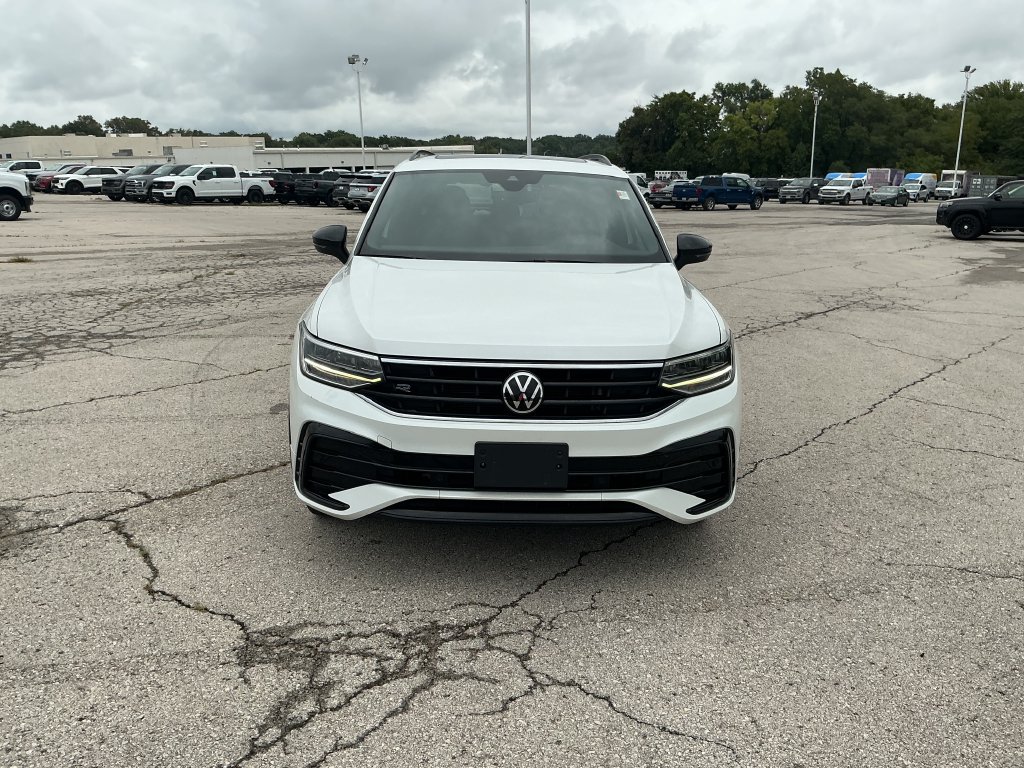 Used 2022 Volkswagen Tiguan SE R-Line AWD/4WD image 7