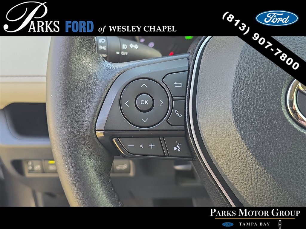 Used 2020 Toyota RAV4 XLE Premium image 30