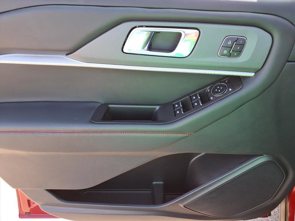 Certified 2025 Ford Explorer ST-Line w/ Premium Package image 10