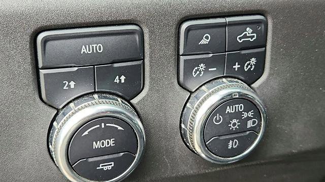 Used 2024 GMC Sierra 1500 SLT image 10