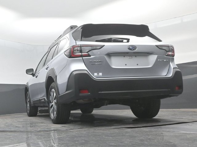 Used 2025 Subaru Outback Premium AWD/4WD image 22