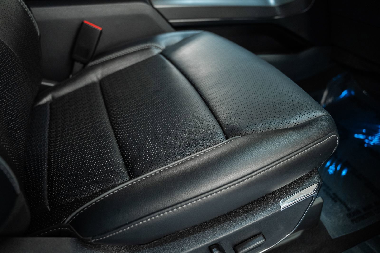 Certified 2024 Ford F150 Lariat image 41