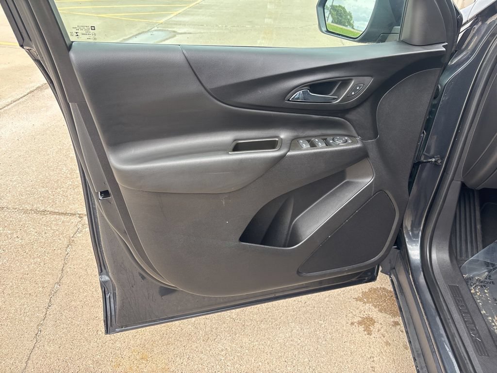 Used 2023 Chevrolet Equinox LT AWD/4WD image 12