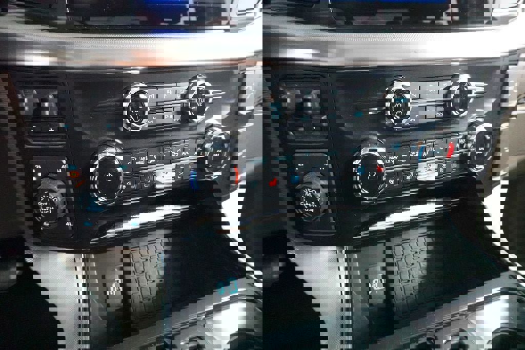 Certified 2024 Ford F150 Platinum w/ Equipment Group 703A Plus image 16