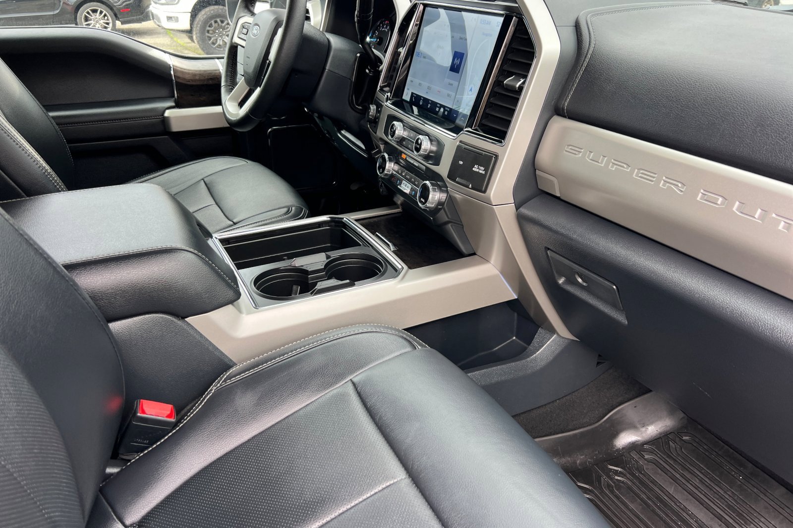 Certified 2022 Ford F450 Lariat w/ Lariat Ultimate Package image 16