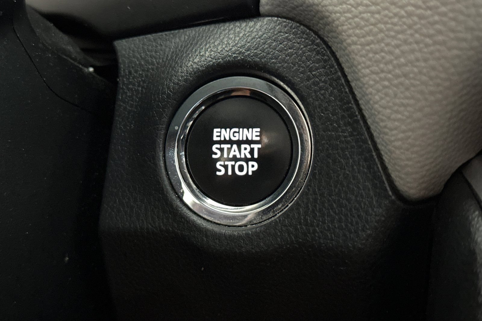 Used 2023 Toyota RAV4 XLE w/ Convenience Package AWD/4WD image 34