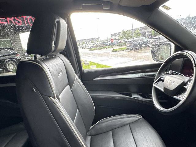 Used 2025 Cadillac Escalade ESV Premium Luxury RWD image 11