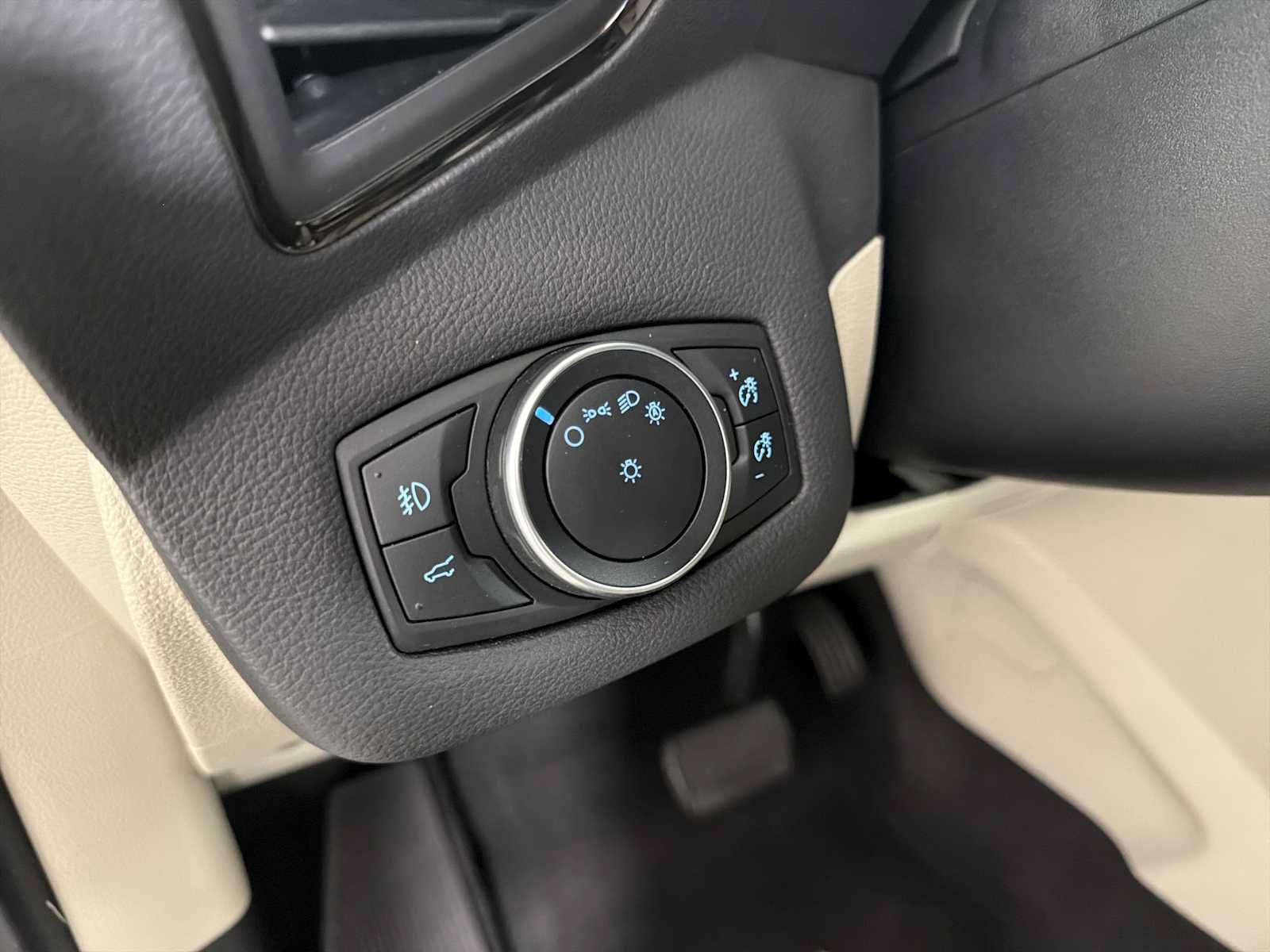 Certified 2017 Ford Escape Titanium w/ Equipment Group 301A FWD image 34