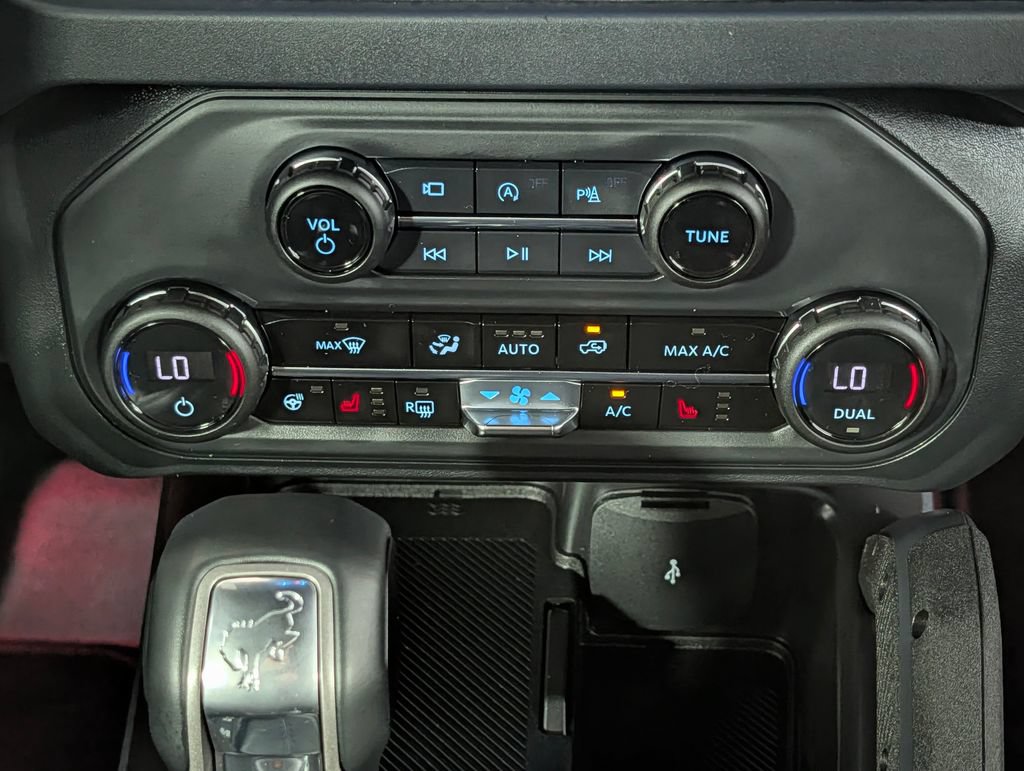 Certified 2025 Ford Bronco Badlands AWD/4WD image 16