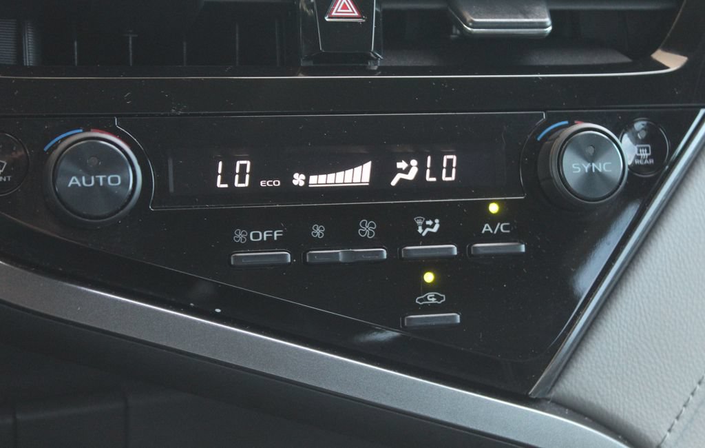Used 2023 Toyota Camry LE FWD image 15