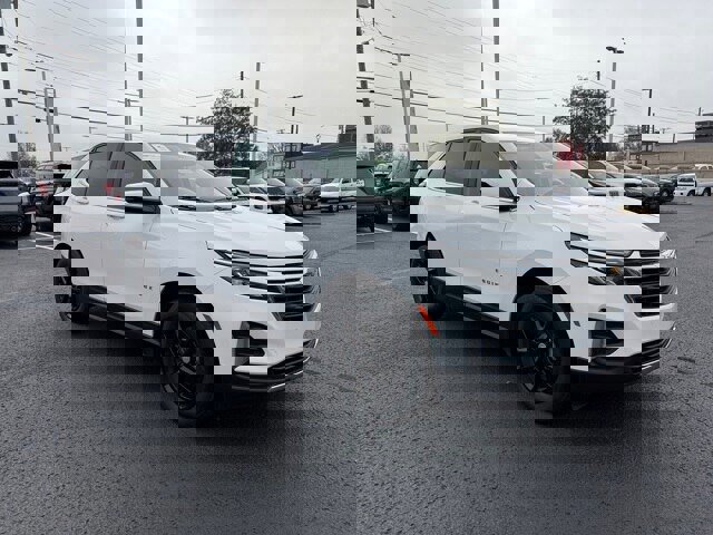 Used 2022 Chevrolet Equinox LT w/ LPO, Floor Liner Package image 2