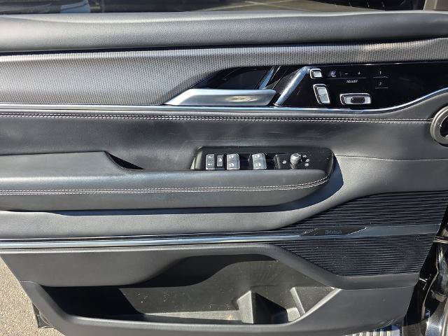Used 2022 Jeep Grand Wagoneer Series II AWD/4WD image 17