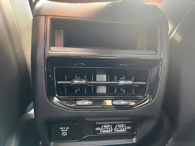 Used 2023 Jeep Grand Cherokee Altitude AWD/4WD image 30