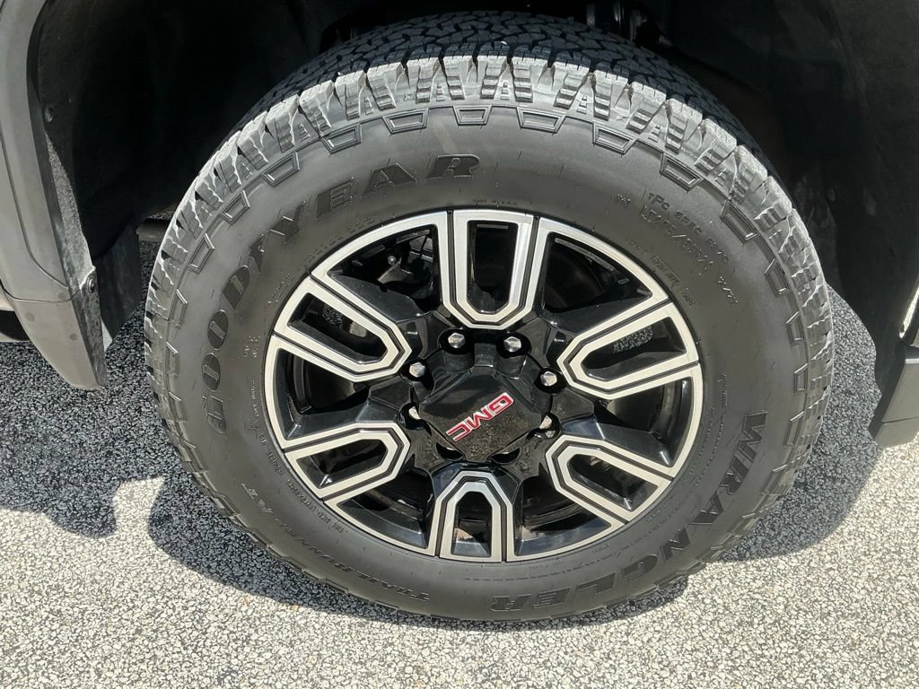 Used 2023 GMC Sierra 3500 AT4 w/ AT4 Premium Plus Package AWD/4WD image 13