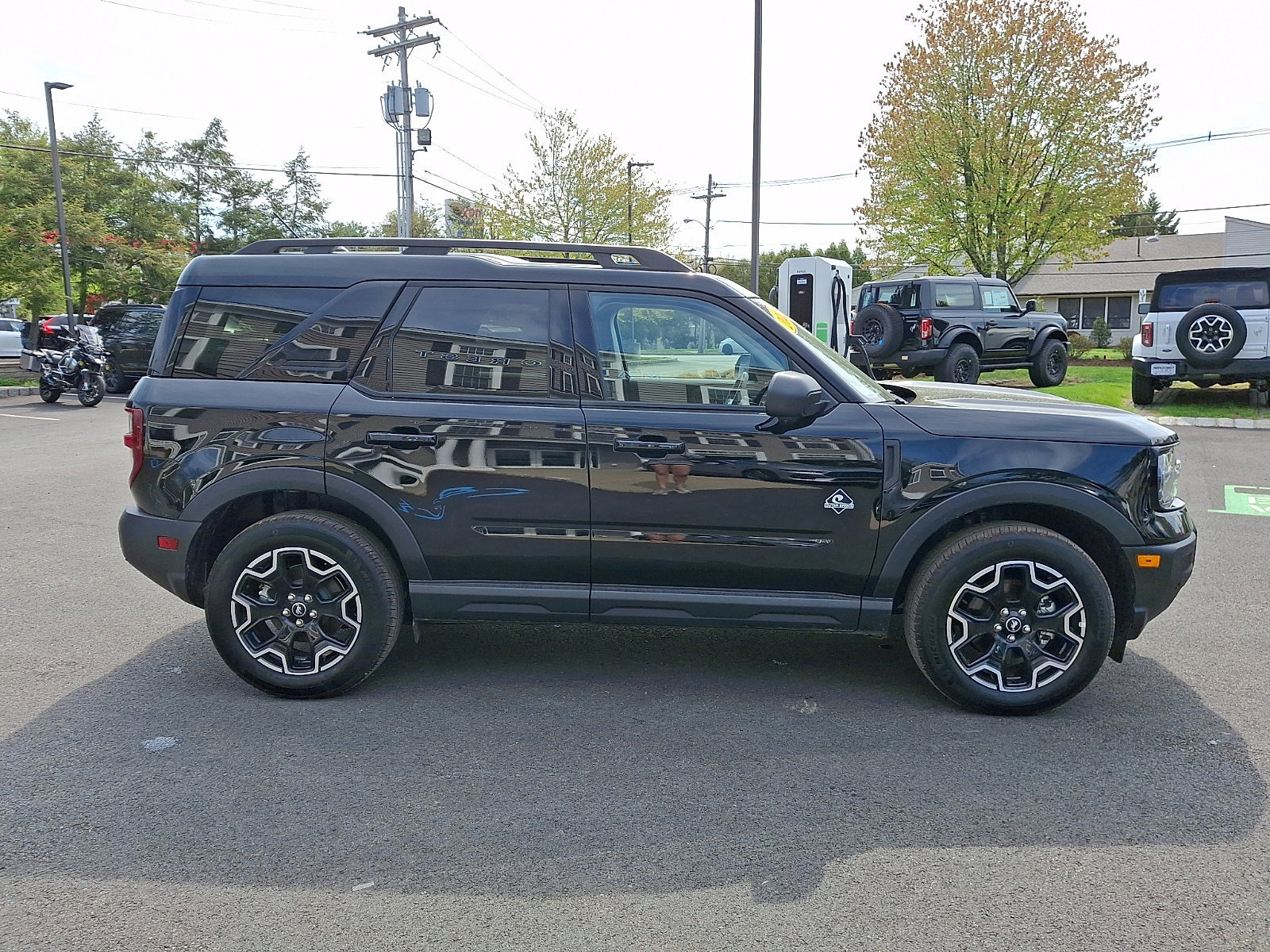 Certified 2025 Ford Bronco Sport Outer Banks w/ Outer Banks Tech Package+ AWD/4WD image 6