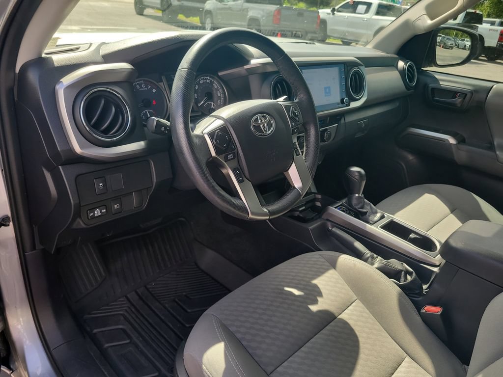 Used 2021 Toyota Tacoma SR5 RWD image 15