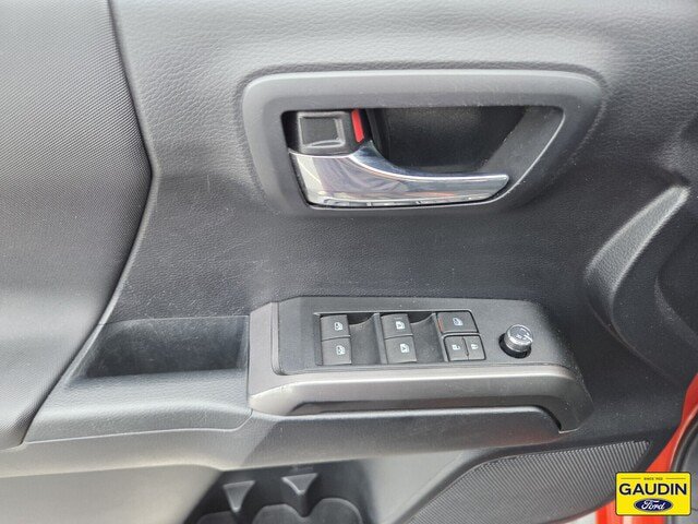 Used 2018 Toyota Tacoma TRD Off-Road w/ Technology Package RWD image 18