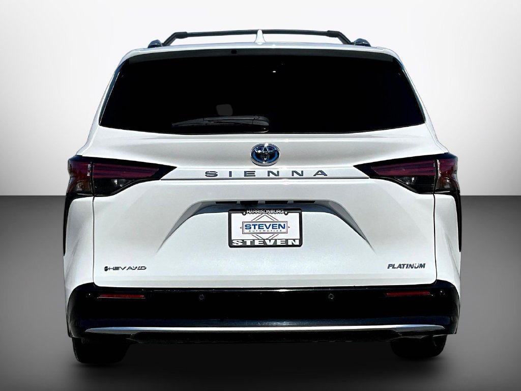 Used 2025 Toyota Sienna Platinum AWD/4WD image 5