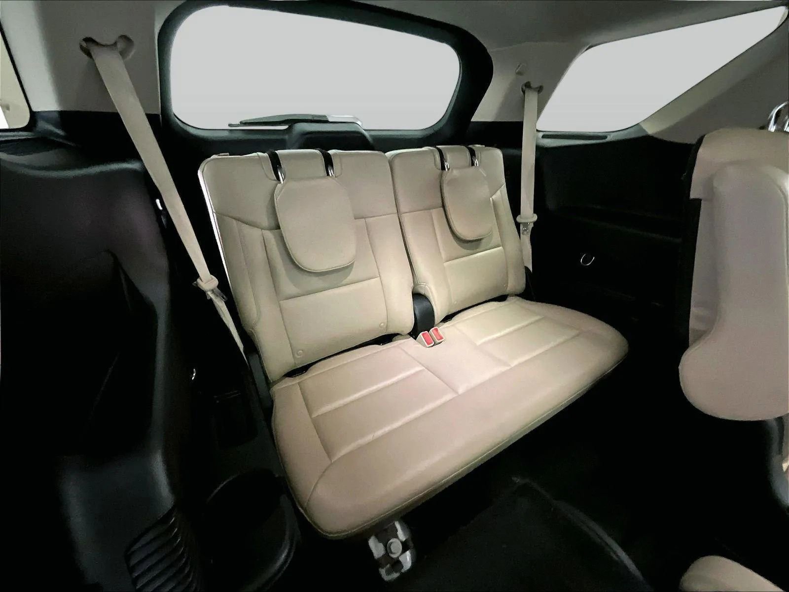 Certified 2020 Ford Explorer XLT w/ Equipment Group 202A image 27