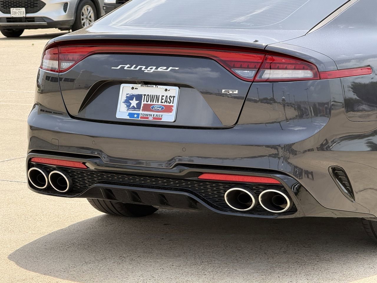 Used 2023 Kia Stinger GT2 RWD image 8