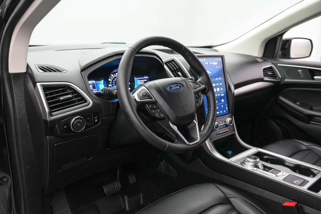 Certified 2024 Ford Edge SEL w/ Convenience Package AWD/4WD image 12