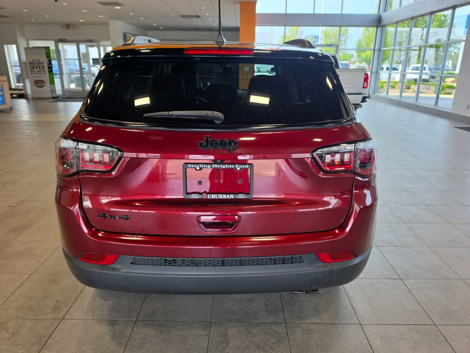 Used 2021 Jeep Compass Latitude w/ Sun and Sound Group AWD/4WD image 9