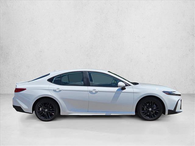 Used 2025 Toyota Camry SE w/ Convenience Package FWD image 4