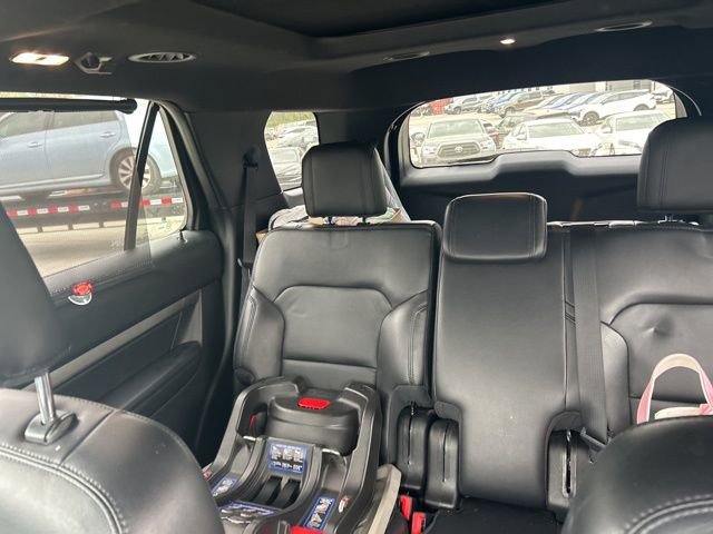 Certified 2018 Ford Explorer XLT w/ Equipment Group 202A image 14