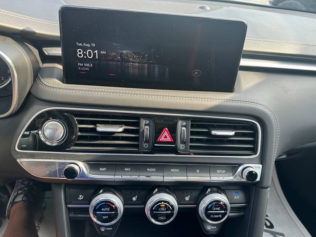 Used 2023 Genesis G70 2.0T image 11