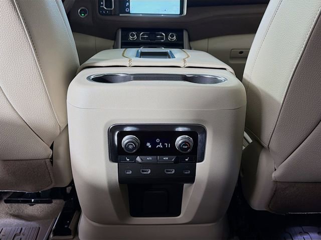 Used 2023 GMC Yukon Denali w/ Advanced Technology Package AWD/4WD image 32
