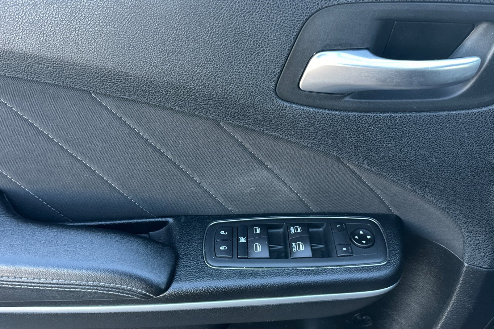 Used 2020 Dodge Charger R/T w/ Performance Handling Group image 10