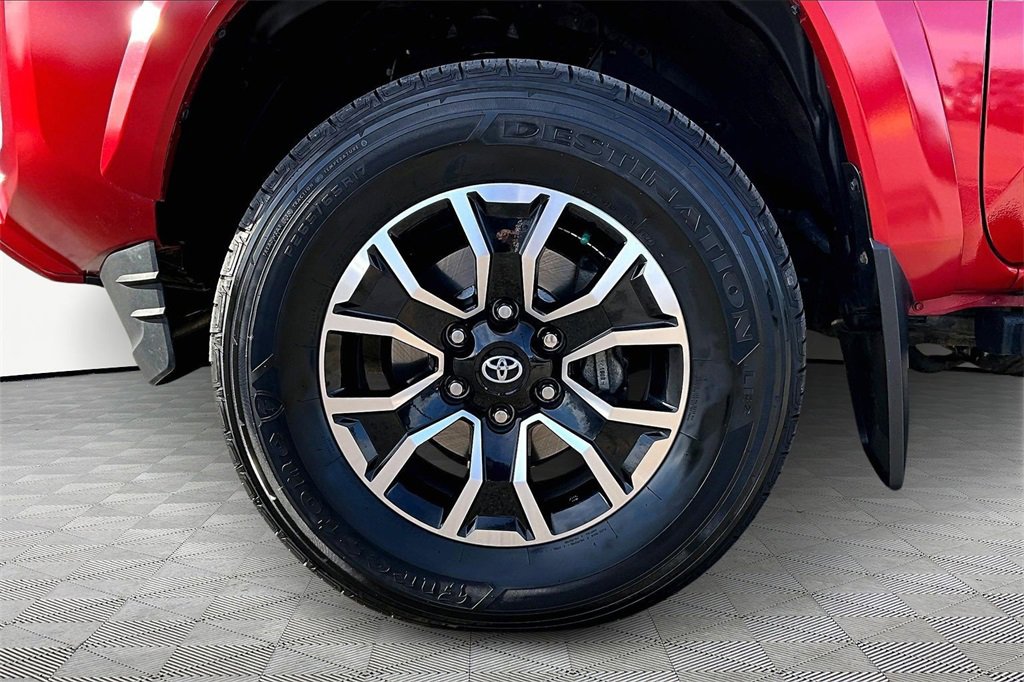 Used 2022 Toyota Tacoma TRD Sport image 9