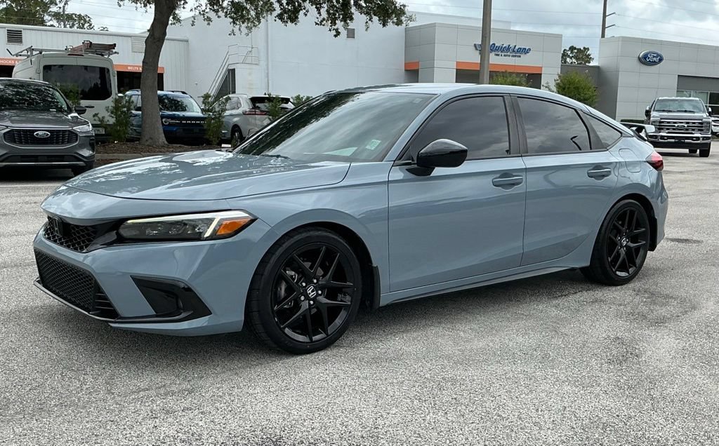 Used 2023 Honda Civic Sport image 2