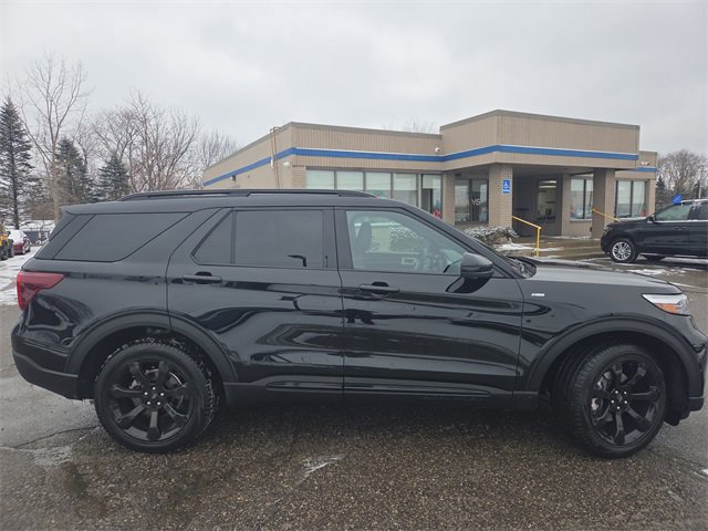 Certified 2023 Ford Explorer ST-Line w/ Class IV Trailer Tow Package image 4