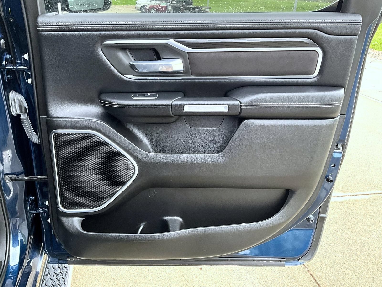 Used 2023 RAM 1500 Laramie AWD/4WD image 18